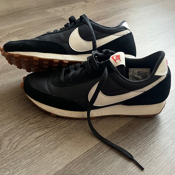 Nike Shoes - NIKE | Classic Retro Sneaks